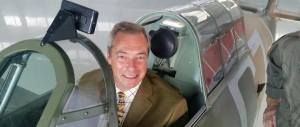 Il consiglio di Farage: “Dopo il No a Renzi, ora il referendum per uscire dall’euro»