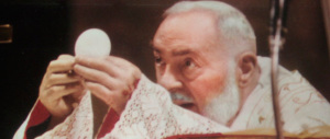 Padre Pio torna a casa. Pietralcina si prepara ad accogliere il Santo
