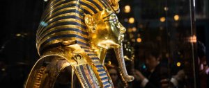 Egitto: processo agli addetti al Museo, rincollarono la barba di Tutankhamon