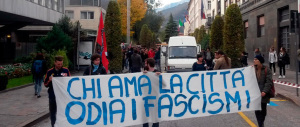 Sceneggiata del Pd e dell’Anpi contro la destra in piazza: «Fascisti pericolosi»