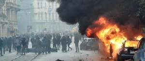 Devastarono Milano, schiaffo di Atene: no all’estradizione dei No Expo
