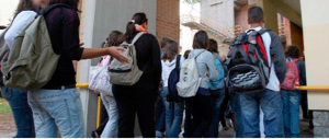 A 15 anni fuma uno spinello e si accascia a scuola durante le lezioni