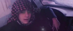 Bimbo kamikaze bacia il padre e va a farsi esplodere per l’Isis (VIDEO)