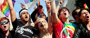 I gay attaccano e la Regione Piemonte si spaventa. Ecco cos’è successo