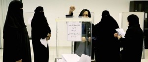 Elette, ma cacciate dai consigli: così l’Arabia Saudita prende in giro le donne