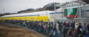 È ufficiale, l’Austria chiude i confini. Così i migranti resteranno in Italia