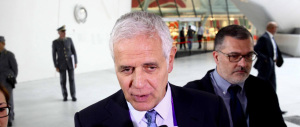 «Checche isteriche»: i gay denunciano Formigoni e chiedono il risarcimento