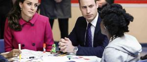 Si dà fuoco davanti a Kensington Palace. Ma Kate e William non c’erano