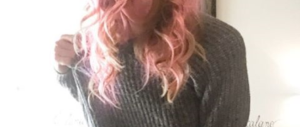 Svolta punk di Eleonoire Casalegno: eccola coi capelli rosa (Fotogallery)