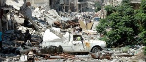 Siria, l’Isis colpisce al cuore la città lealista di Homs: decine di morti