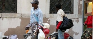 Provocò la morte di un pensionato: otto anni a un ambulante senegalese