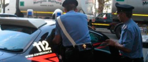 Rapinano e lasciano annegare un pensionato: arrestati due romeni