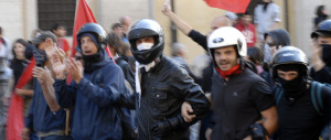 Noi con Salvini, la sinistra giustifica l’aggressione: «Se la sono cercata»