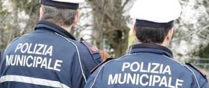 Reggio Emilia, i vigili si ribellano: «Non vogliamo fare la scorta al sindaco Pd»