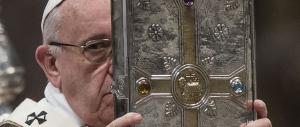 Papa Francesco: «Terroristi come Giuda, dietro di loro i denari dei trafficanti»