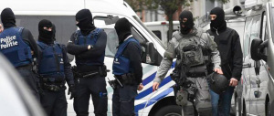 Battaglia a Bruxelles: un terrorista ucciso, quattro agenti feriti