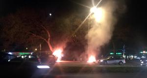 Scontro auto-moto a Roma, centauro avvolto dalle fiamme