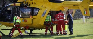 Reggello, ritrovate in un burrone la nonna e la nipotina. Bimba gravissima