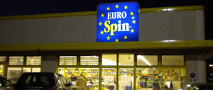 Eurospin schiaffeggia le Coop: incassi raddoppiati, gli “avversari” annaspano