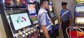In sala giochi durante il turno in ospedale: medico denunciato