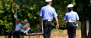 Donne aggredite mentre fanno jogging al parco: in manette un medico