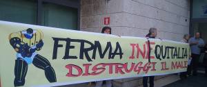 Equitalia, protesta bipartisan. E in difesa dei tartassati arriva “Jeeg Robot”