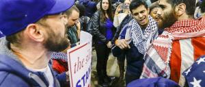 Trump costretto dagli studenti a interrompere il comizio. Come in Italia…
