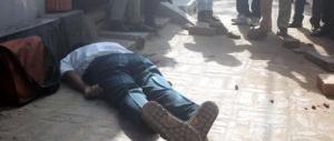 Professore ucciso a colpi di machete: esecuzione dell’Isis in Bangladesh