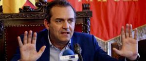 Napoli nelle mani dei criminali, ma De Magistris li perdona: “Disagio sociale”
