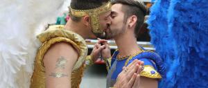 Genova, il Comune patrocina i corsi prematrimoniali per gay e lesbiche