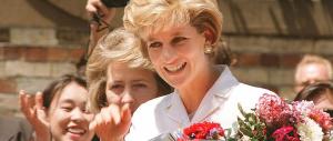 William e Kate “ritrovano” Lady Diana in India e si siedono sulla sua panchina