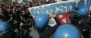 Pisa, corteo anti-Renzi all’internet day: scontro tra polizia e centri sociali