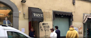Writers antifascisti celebrano il 25 aprile imbrattando Firenze: è polemica