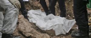 Orrore dell’Isis a Palmira: 42 corpi (con donne e bambini) in una fossa comune