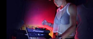 Nicole Minetti ha cambiato vita e lavoro: eccola nella nuova versione deejay (Foto)