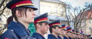 Clandestini, linea dura dell’Austria: la sua “polizei” sale sui treni già a Trento