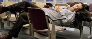Bimbo sbarca a Parigi col passaporto falso: è in aeroporto da 10 giorni