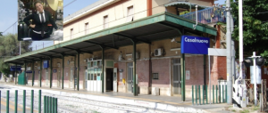 Casalnuovo, ragazza travolta e uccisa da un treno nella “stazione della morte”