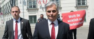 Terremoto in Austria, si dimette il cancelliere socialdemocratico Faymann