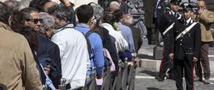 Pannella, l’omaggio di tanti. E due monaci tibetani intonano una preghiera