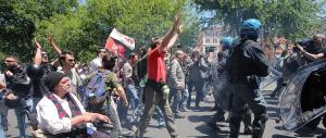 Antifascisti scatenati: colpiti due militanti di FdI. E Fassina incita all’odio