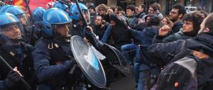 Bologna: agenti aggrediti, occupata una chiesa (fotogallery)