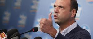 Immigrazione, Alfano congela tutto per non disturbare il manovratore