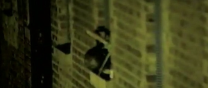Allarme nelle carceri: la droga arriva in cella con il drone (VIDEO)