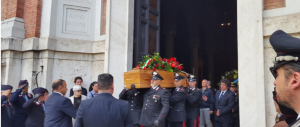 Terni in lutto per la morte del carabiniere Fiumene. Il commosso addio della figlia