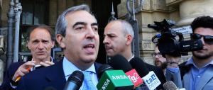 Verdini imbarazza il Pd. Gasparri: «Vorrebbero nasconderlo tra le scope»