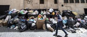 L’Italia sommersa dai rifiuti: uno sciopero mette in ginocchio le nostre città