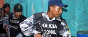 Venezuela, donna uccisa durante un saccheggio. La figlia: la polizia le ha sparato in faccia