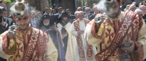 Il Papa dall’Armenia: «Isolare chi usa il nome di Dio per la sopraffazione»
