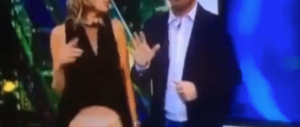 Argentina, imbarazzante incidente in diretta tv per la giornalista di Fox (Video)